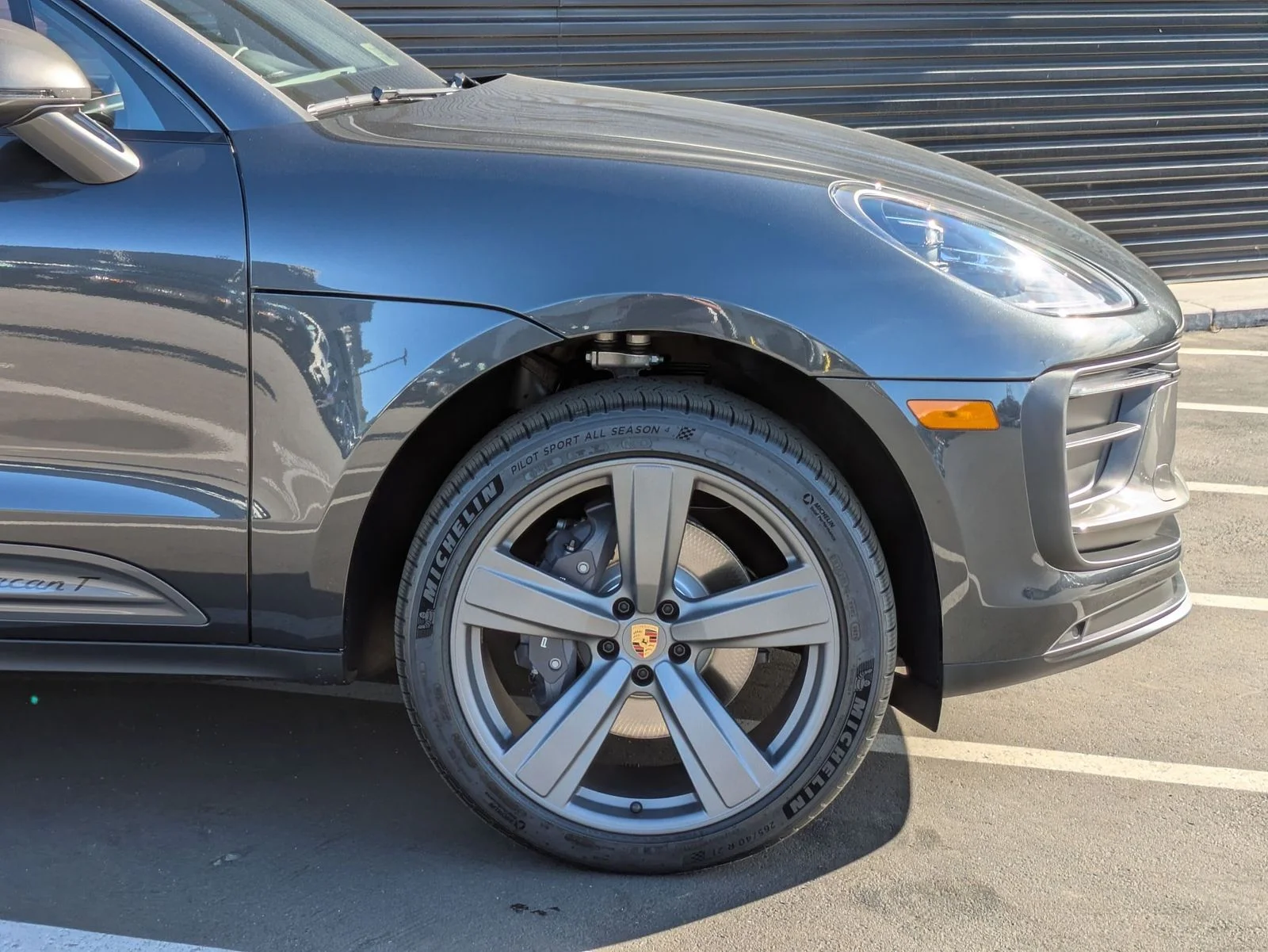 2026 Porsche Macan T - Photo 11
