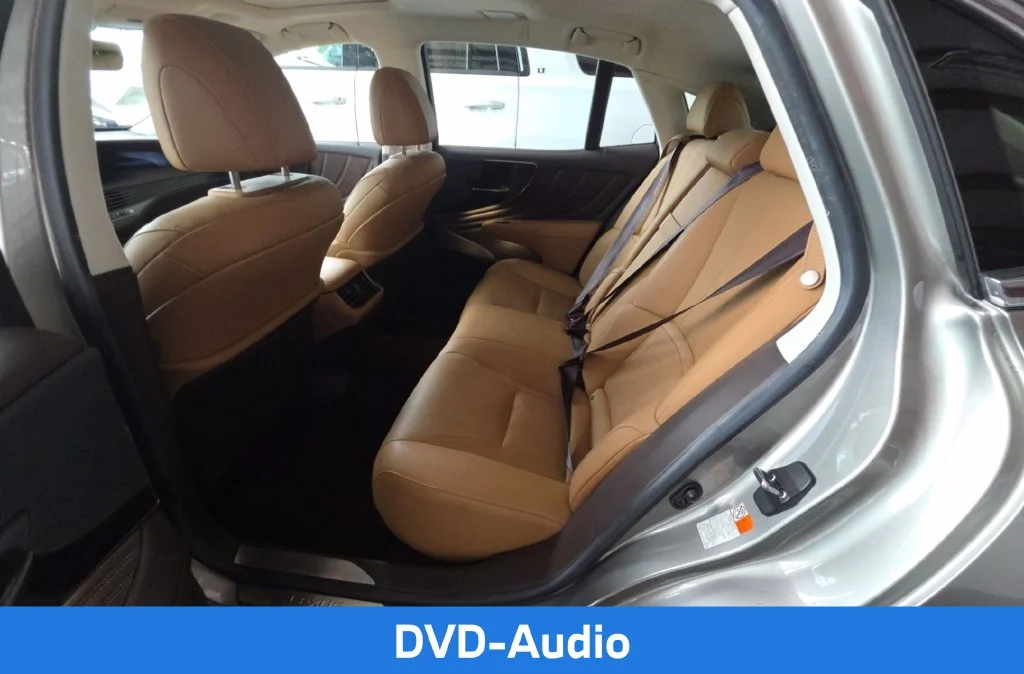 Used 2019 Silver Lexus 500 Base image 9