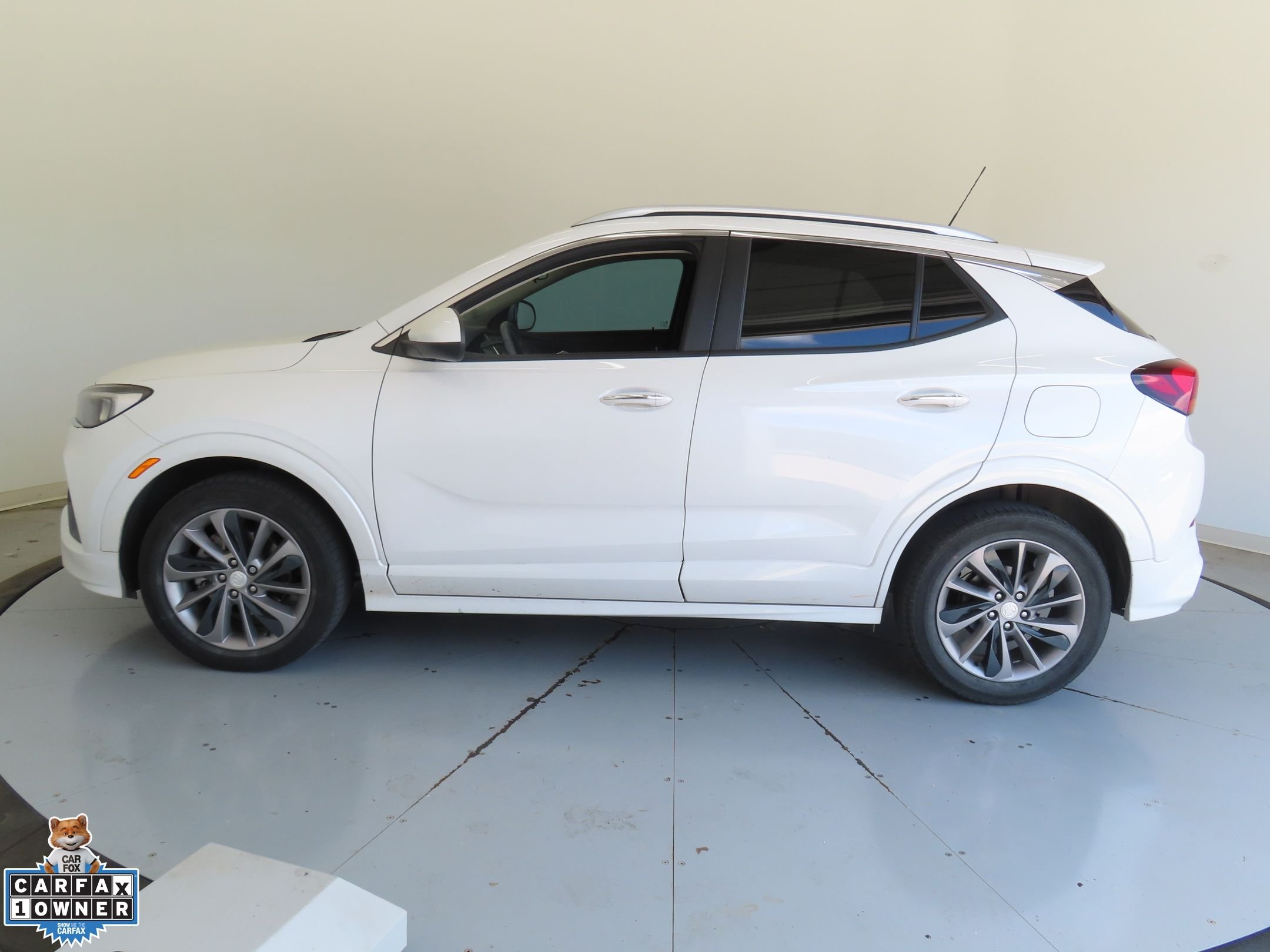 Used 2023 White Buick Select image 7