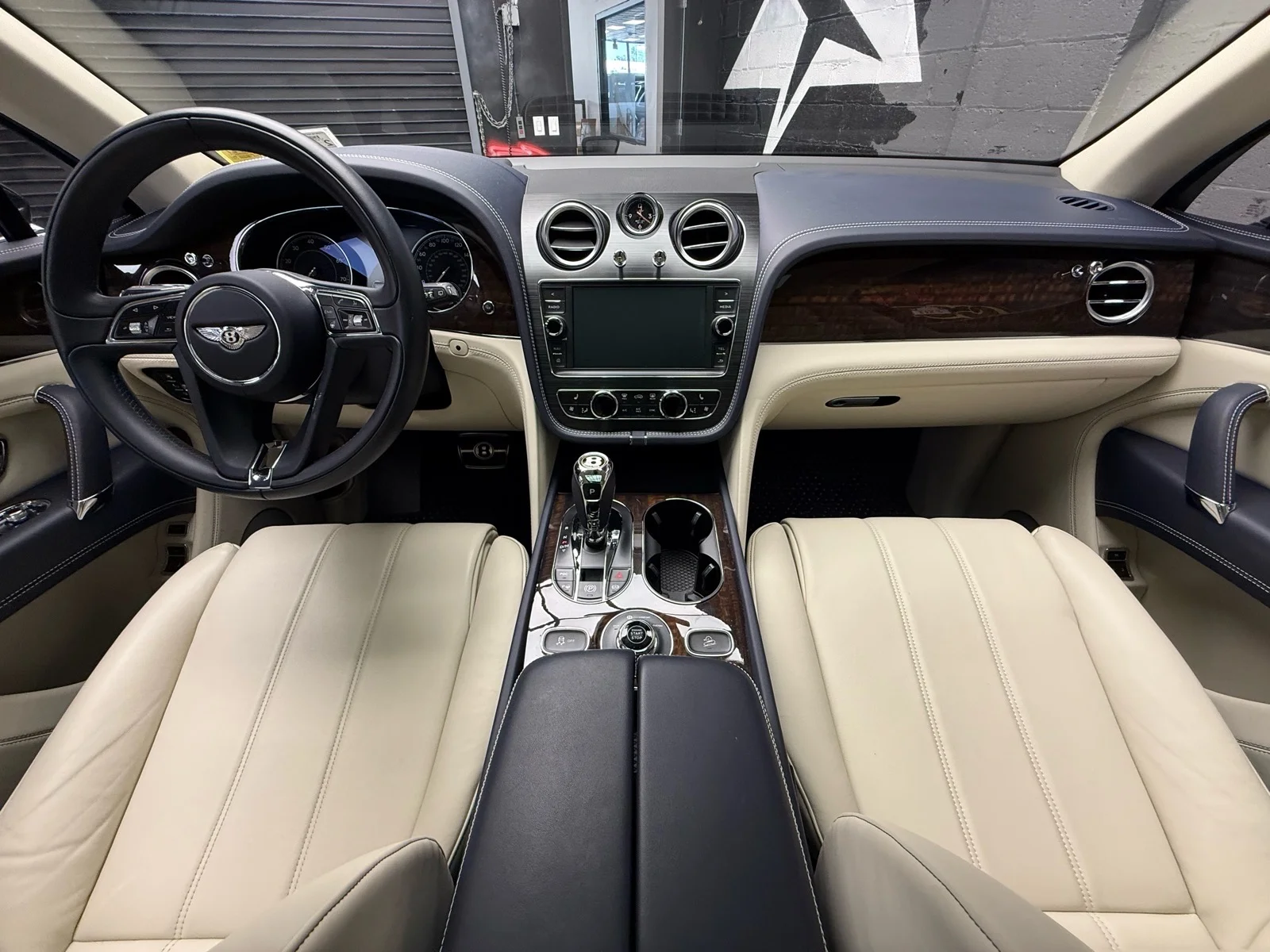 Used 2019 Dk. Blue Bentley V8 image 24