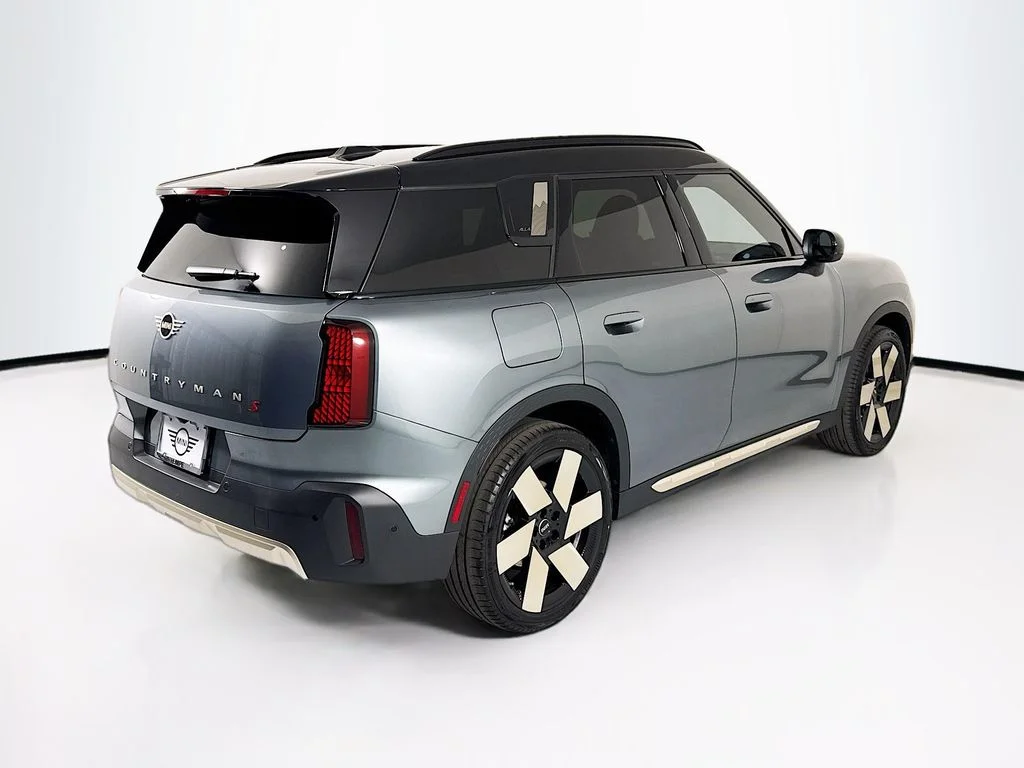 New 2027 Smokey Green Metallic MINI Iconic image 5