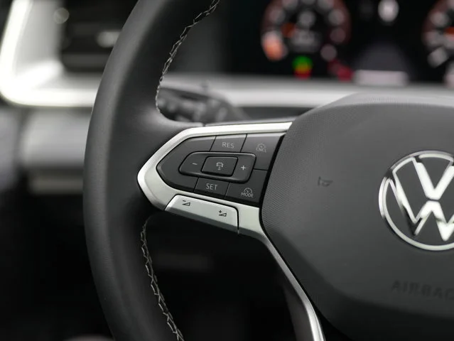 2026 Volkswagen Tiguan SE - Photo 18