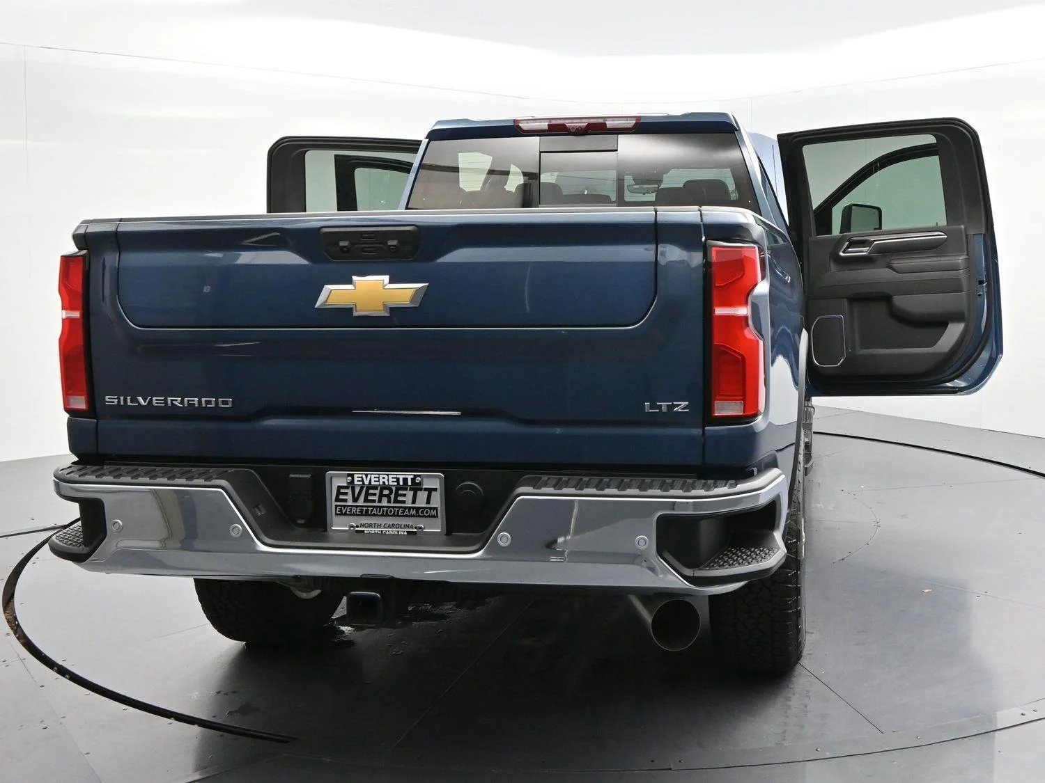 Used 2025 Lakeshore Blue Metallic Chevrolet LTZ image 42
