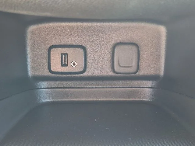 Used 2018 Silver Chevrolet LT image 21