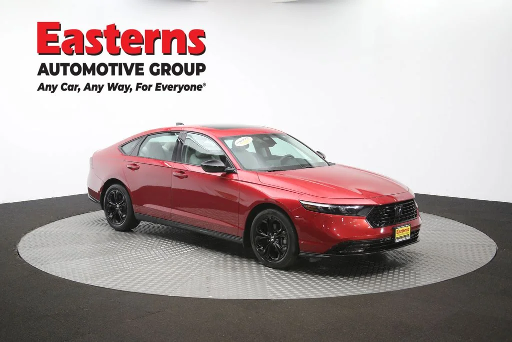 Used 2025 Red Honda SE image 49