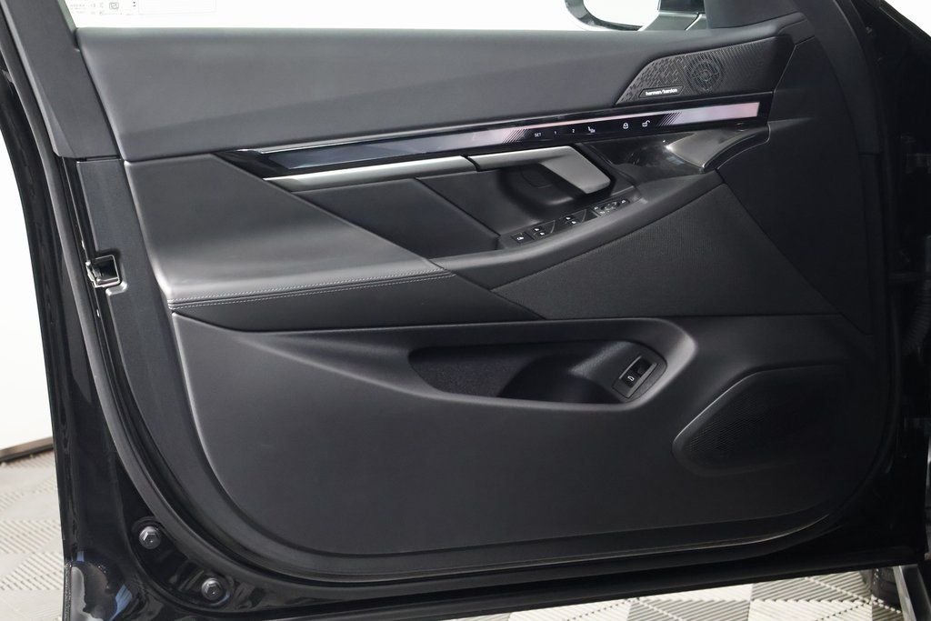 2025 BMW i5 40 - Photo 12