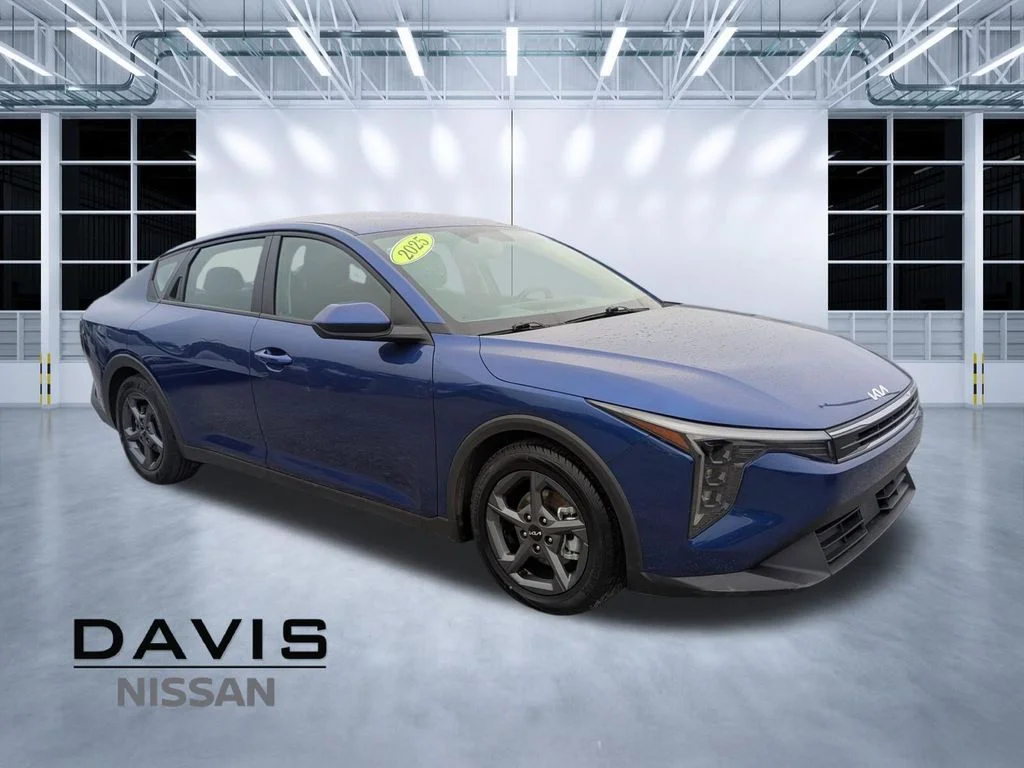 2025 Kia K4 LXS AT's photo