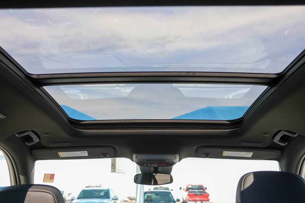 2027 Chevrolet Traverse LT - Photo 10