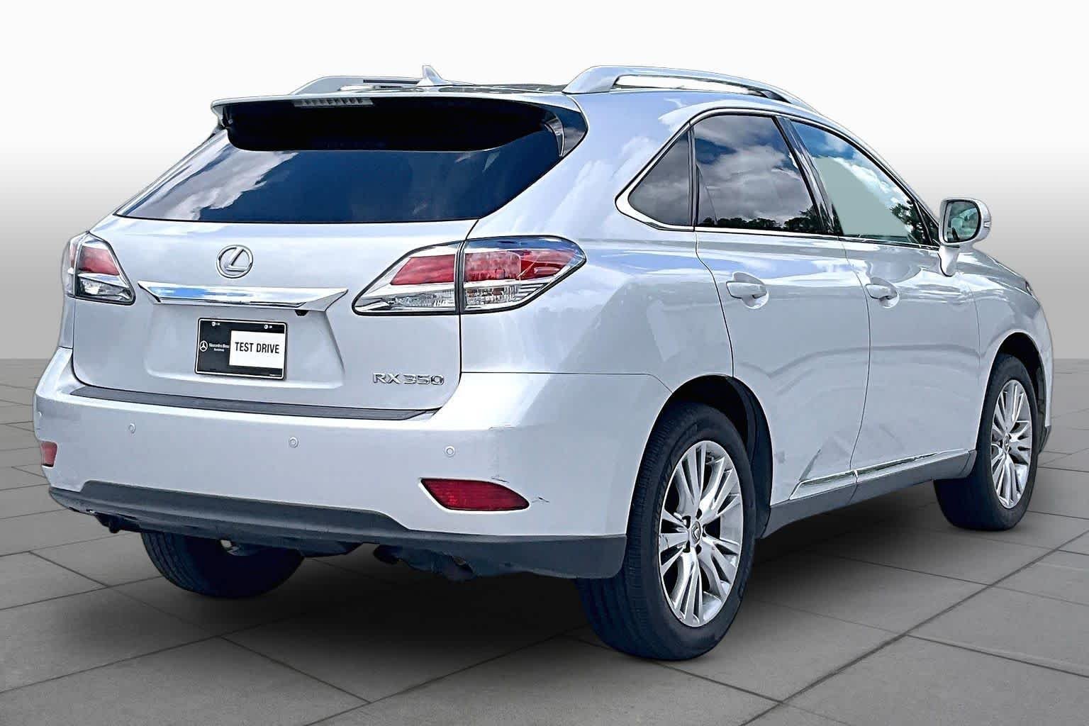 Used 2013 Silver Lining Metallic Lexus  image 12