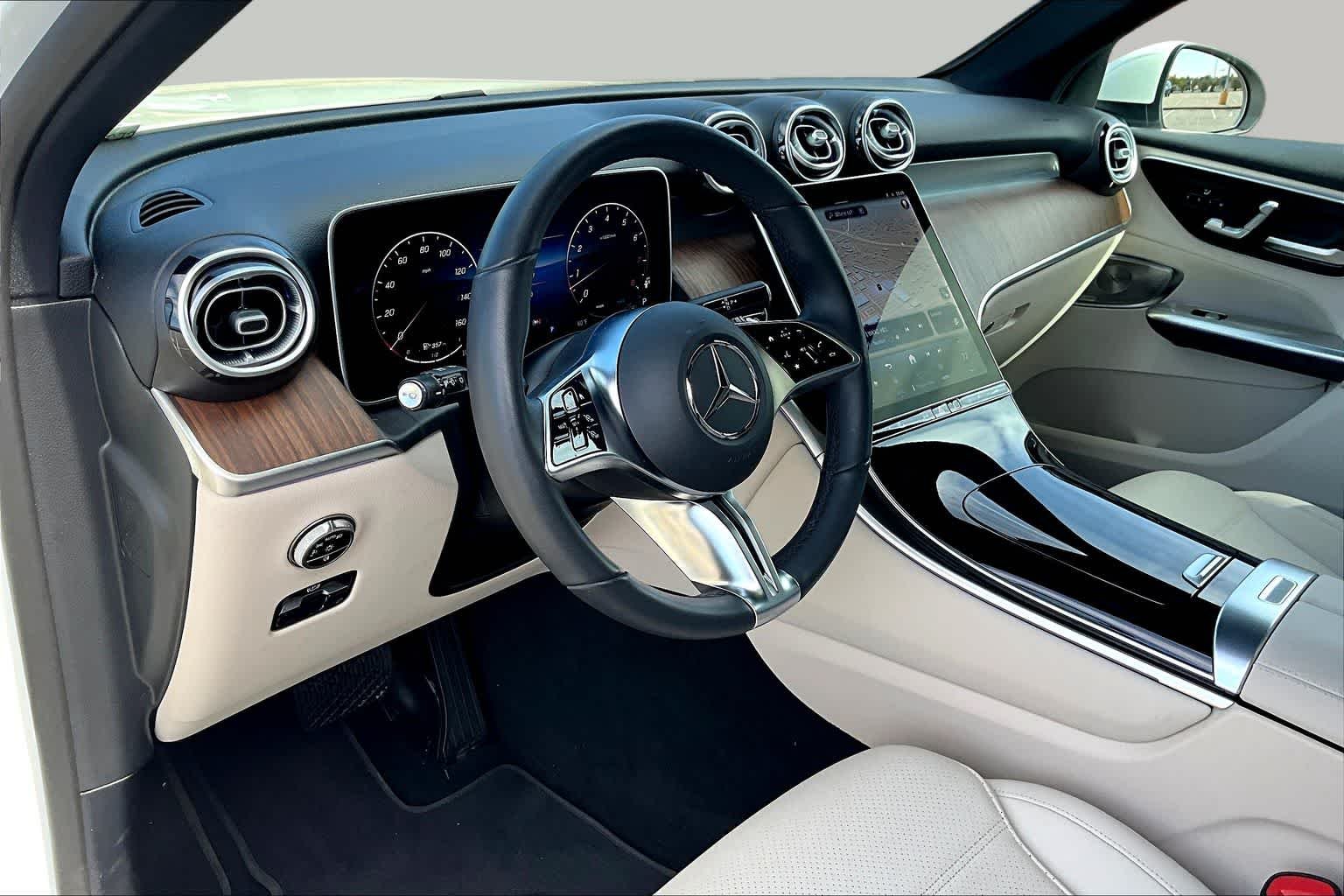 Used 2025 Polar White Mercedes-Benz GLC 300 image 18