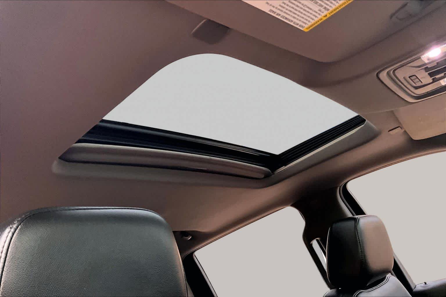 Used 2019 Summit White Chevrolet RST image 14