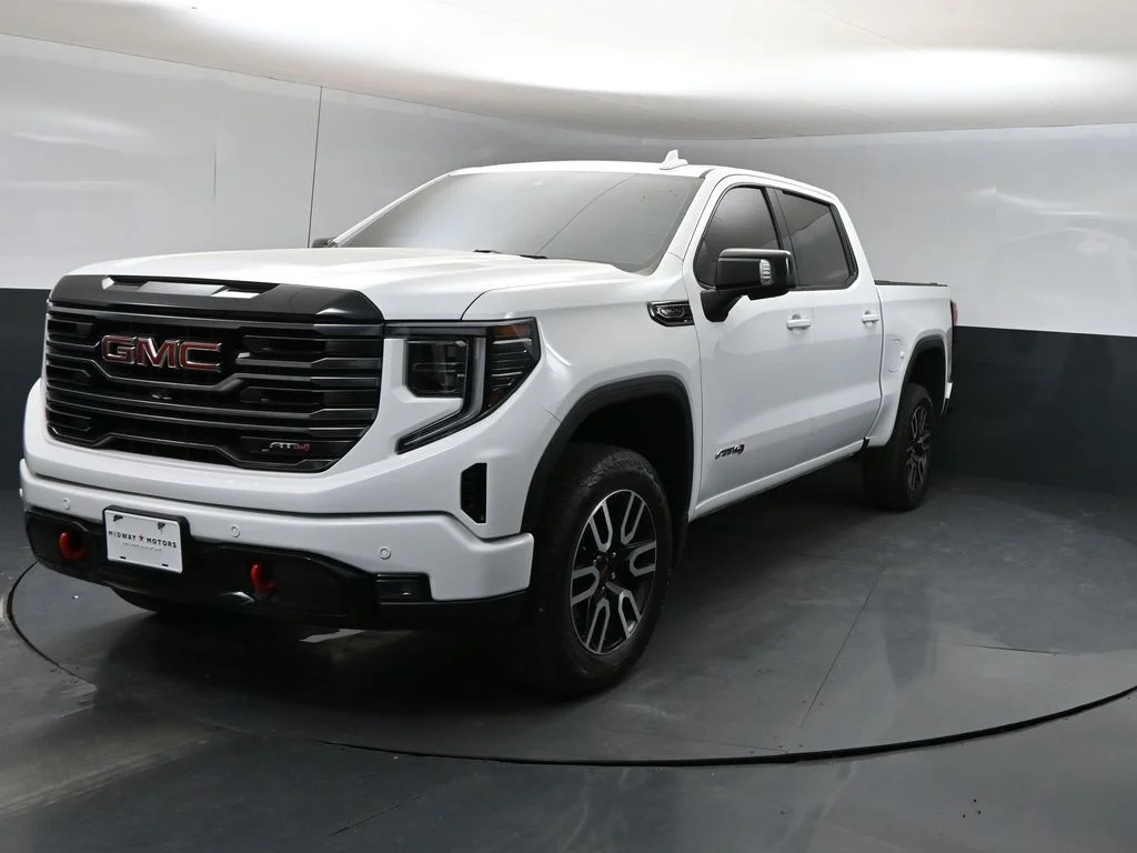 Used 2025 White GMC AT4 image 5