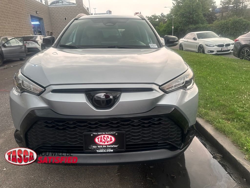 Used 2025 Silver Toyota Hybrid SE image 1