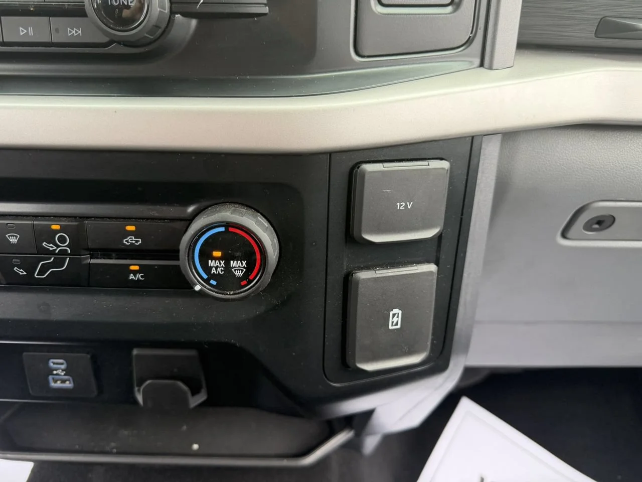 Used 2023 Black Ford XLT image 30