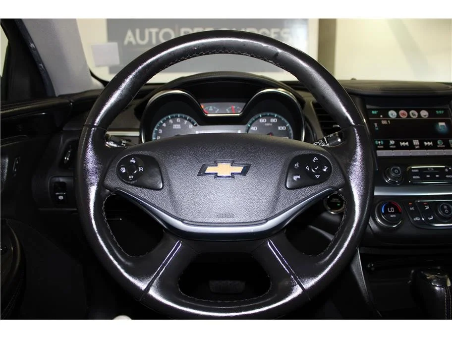 Used 2019 Mosaic Black Metallic Chevrolet LT image 26