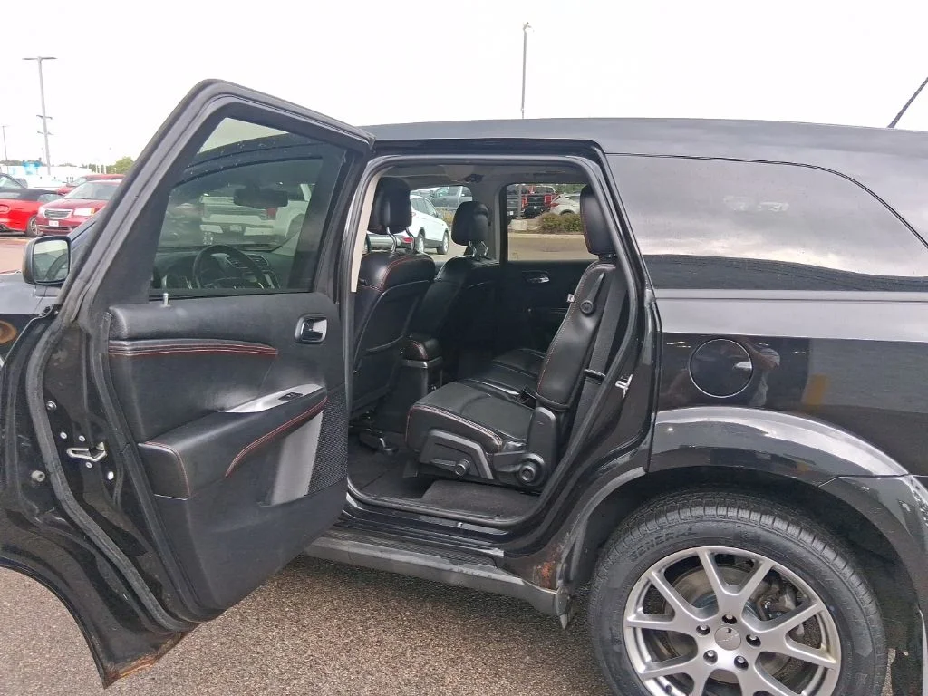 Used 2013 Brilliant Black Crystal Pearlcoat Dodge R/T image 31