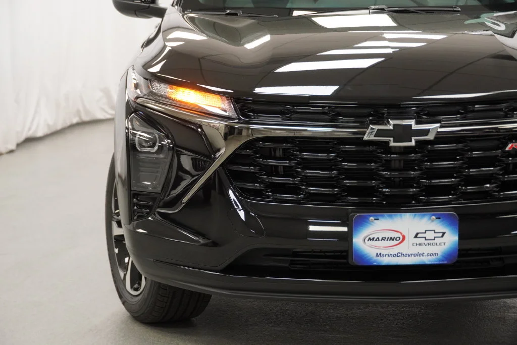 New 2026 Mosaic Black Metallic Chevrolet 1RS image 10