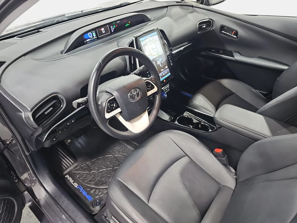 Used 2018 Gray Toyota Advanced image 18