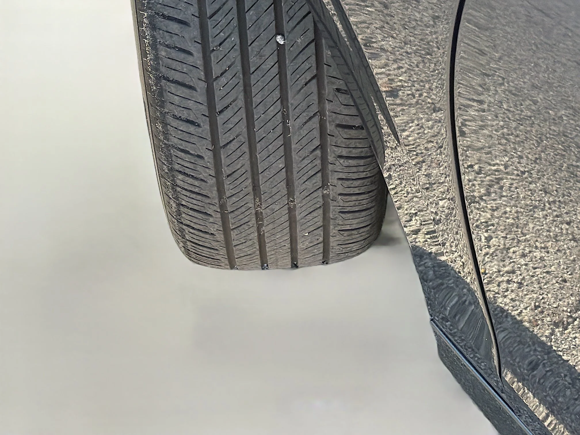 Used 2025 Meteorite Gray Metallic Honda LX image 39