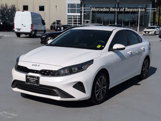 Used 2023 Snow White Pearl Kia LXS image 4
