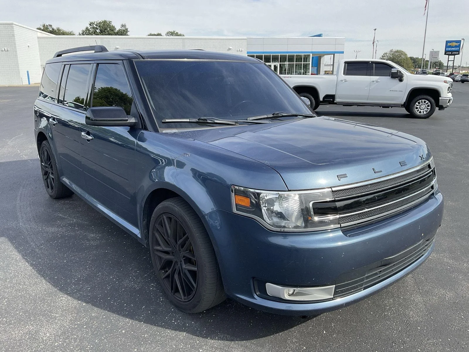 Used 2019 Blue Metallic Ford SEL image 3