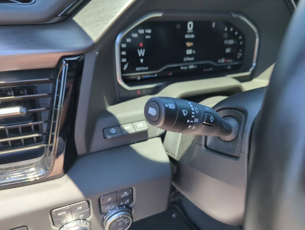 Used 2025 Summit White GMC AT4 image 20