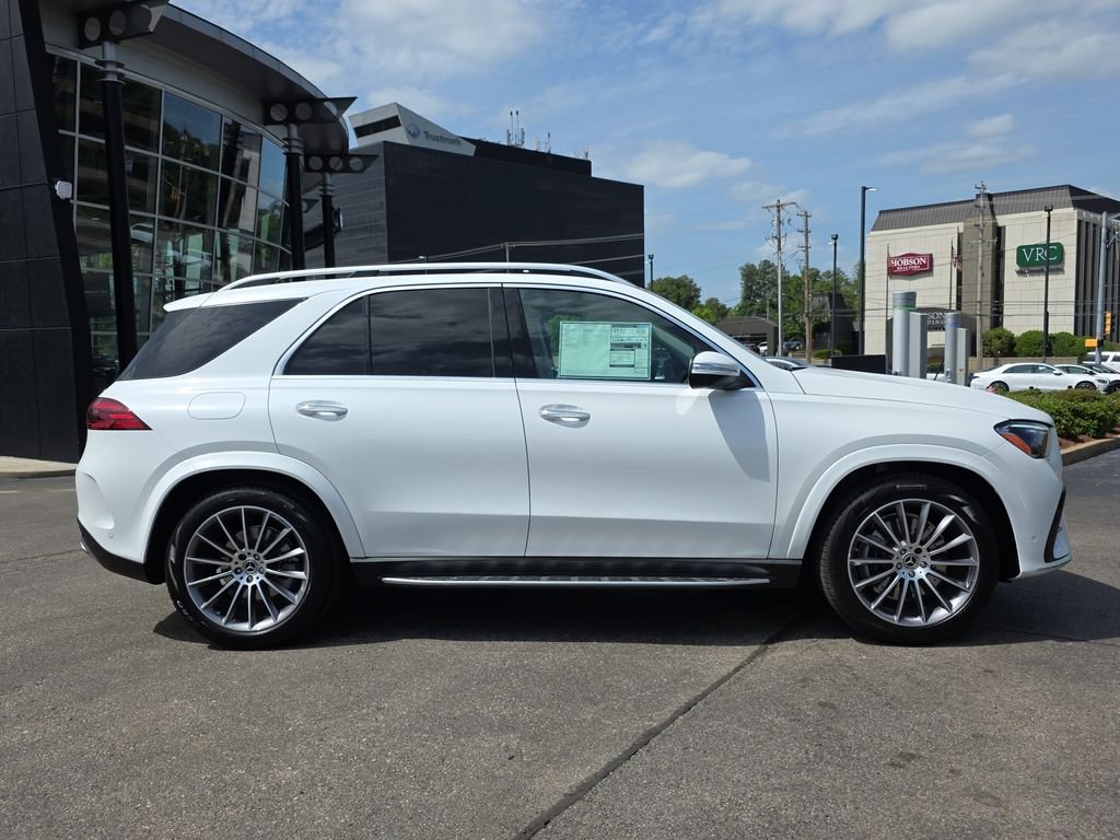 New 2026 MANUFAKTUR Moonlight White Metallic Mercedes-Benz GLE 450 image 6