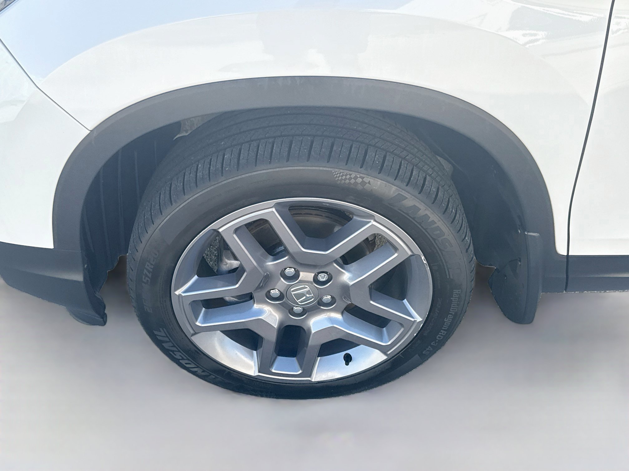 Used 2023 White Honda EX-L image 36