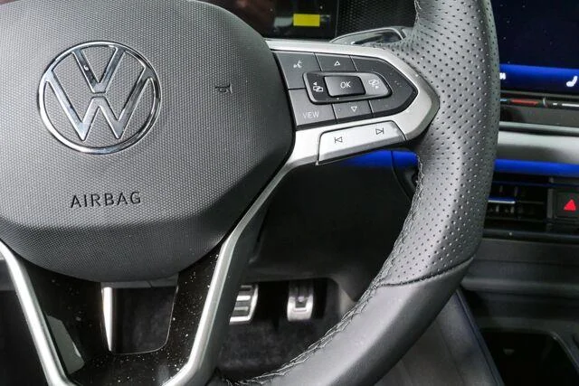 New 2026 Avocado Green w/Deep Black Roof Volkswagen SE R-Line Black image 10