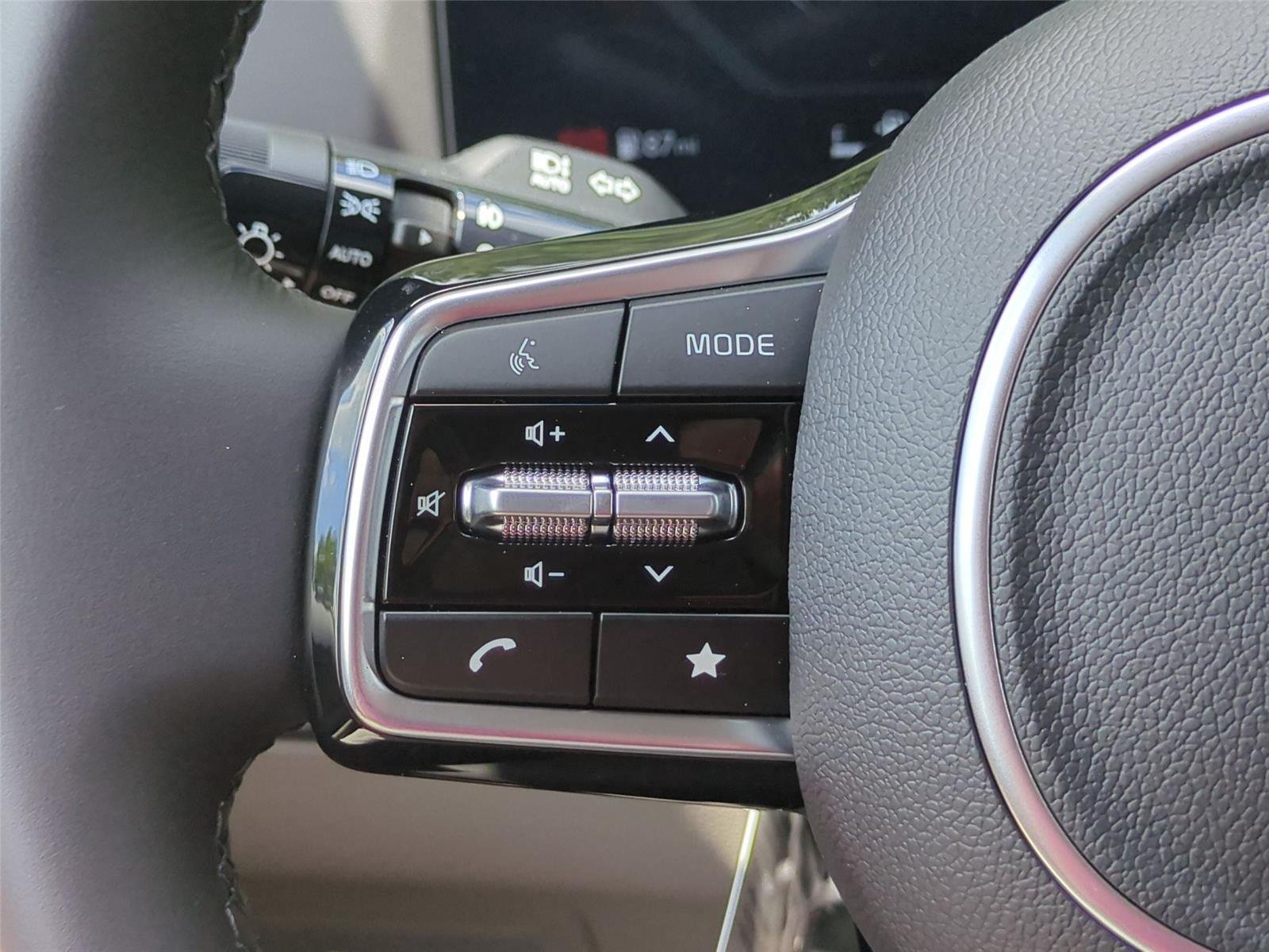 New 2026 Snow White Pearl Kia SX image 20