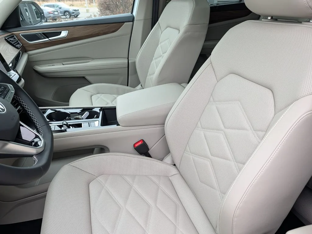 New 2026 White/off-white Volkswagen 2.0T SE w/Technology image 10