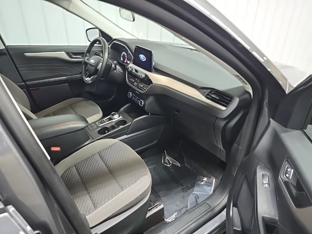 Used 2022 Gray Ford SE image 19