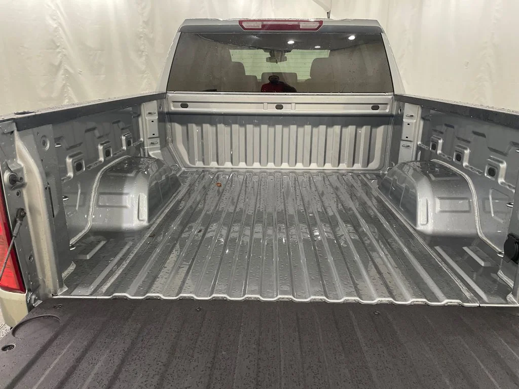 New 2026 Sterling Gray Metallic Chevrolet LT (2FL) image 7