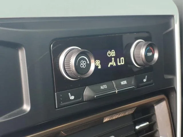 Used 2025 Deep Aurora Metallic (Dark Bronze) GMC 2X image 21