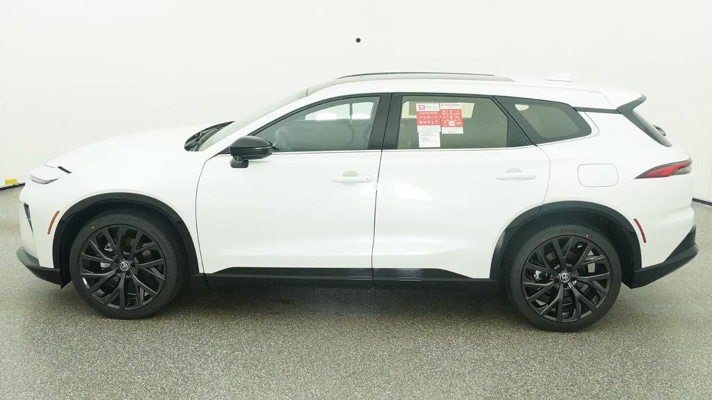 New 2026 Oxygen White Toyota Limited image 31