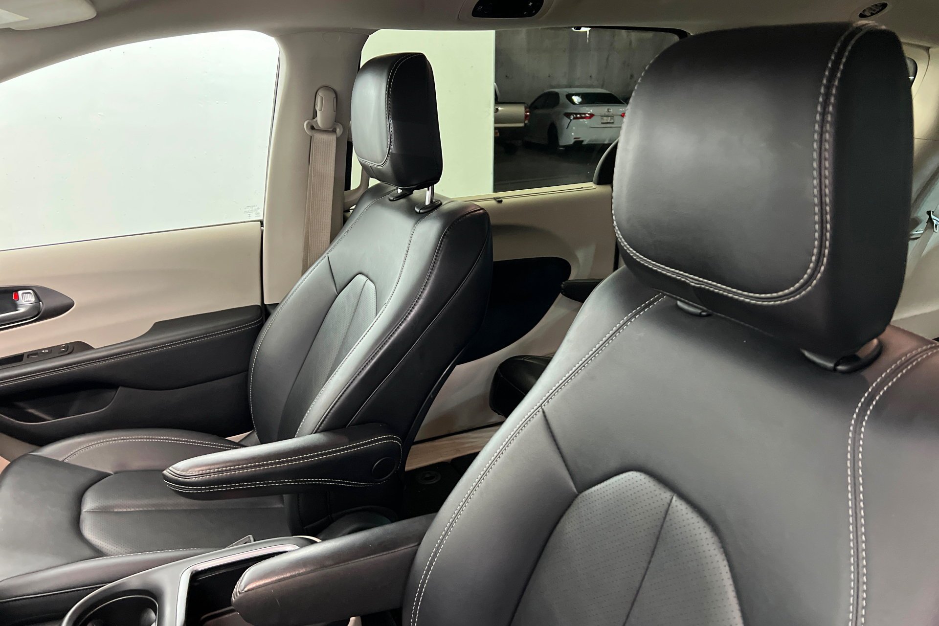 2024 Chrysler Pacifica Touring L - Photo 17