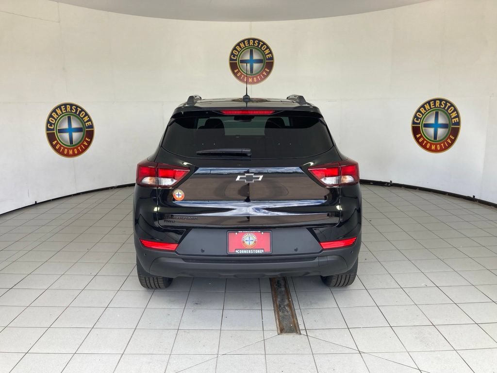 New 2026 Mosaic Black Metallic Chevrolet LT image 17