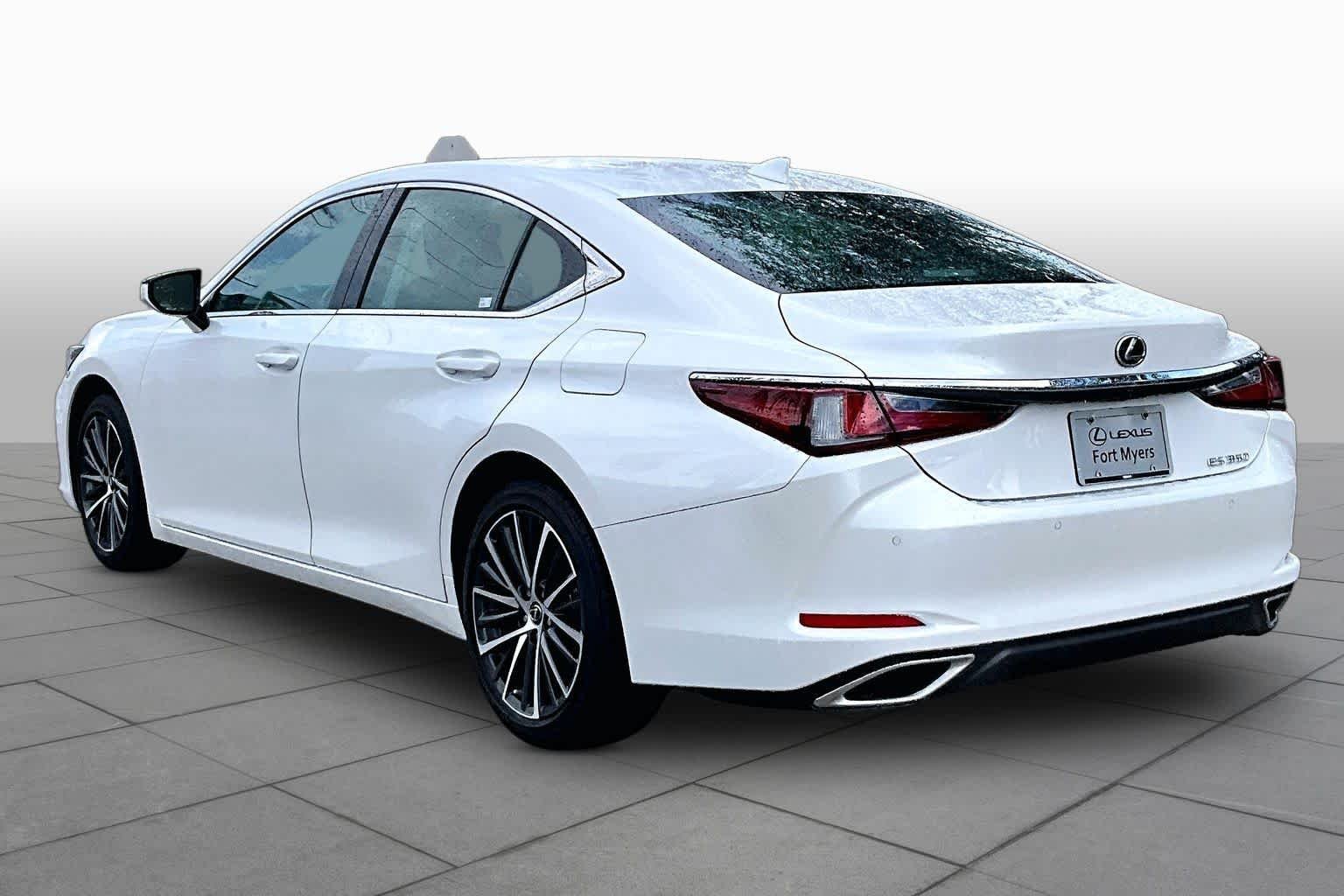 Used 2025 Eminent White Pearl Lexus  image 12