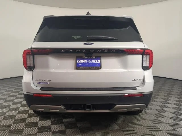 New 2026 Space White Metallic Ford Active image 7