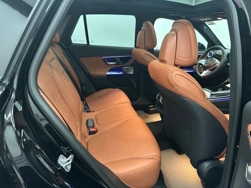 New 2027 Black Mercedes-Benz GLC 300 image 26