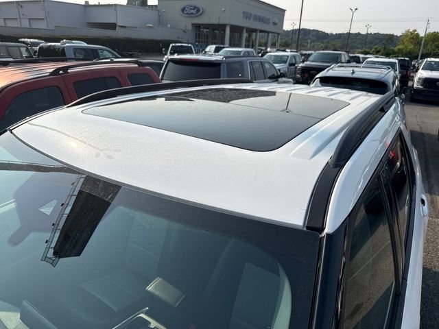 Used 2024 White Metallic Ford XLT image 10