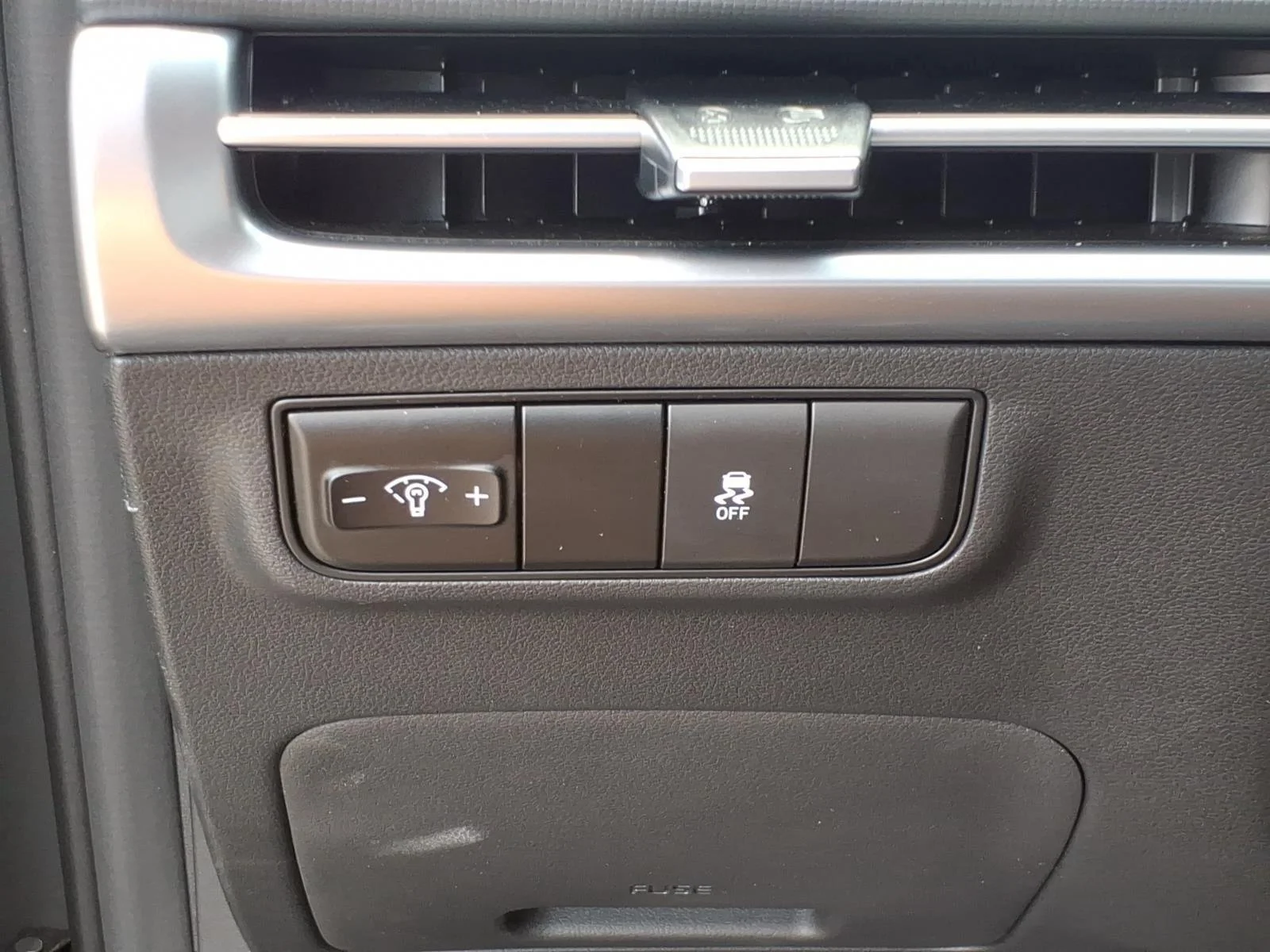 Used 2025 Hampton Gray Hyundai SE image 16