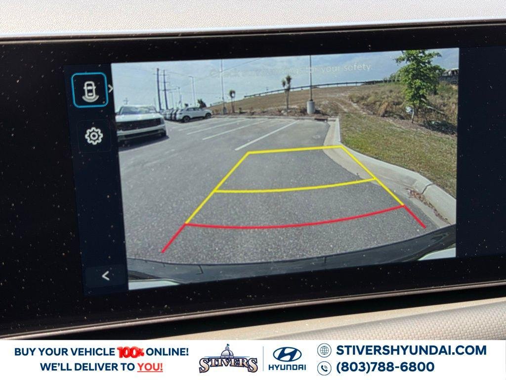 New 2026 Green Hyundai SEL FWD image 3