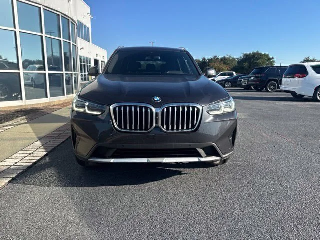 Used 2024 Gray BMW sDrive30i image 2