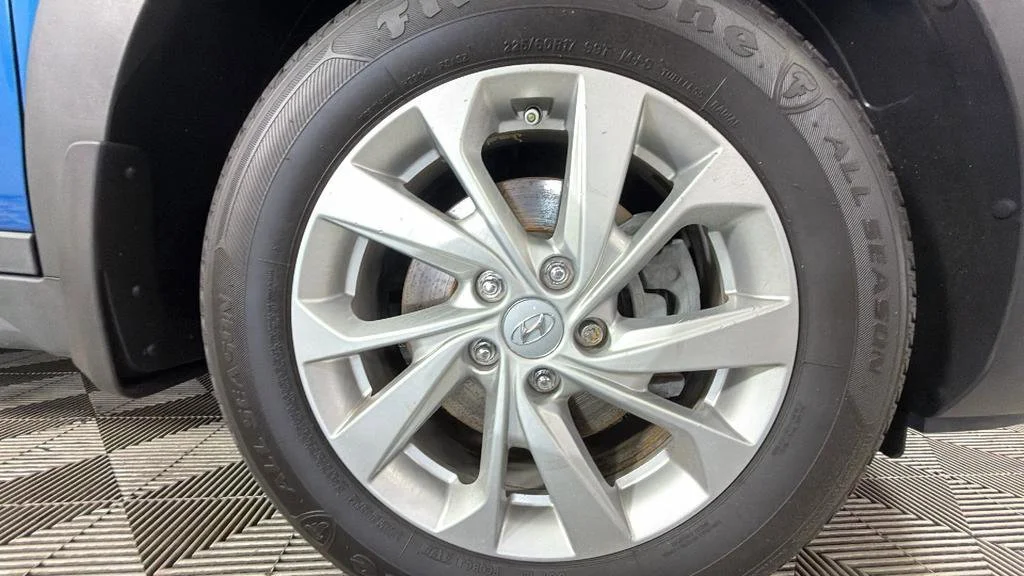 Used 2019 Blue Hyundai SE image 36