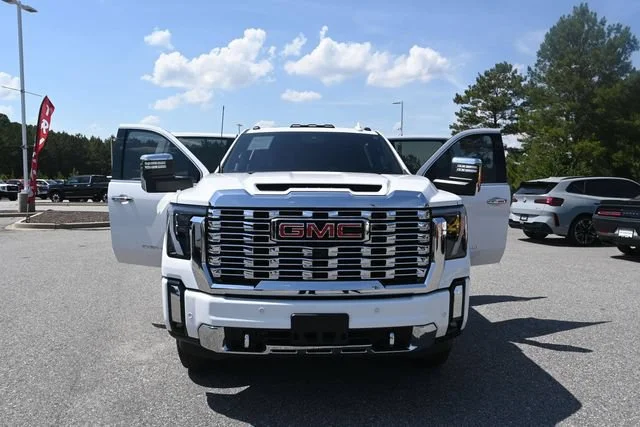 Used 2024 Summit White GMC Denali DRW image 21