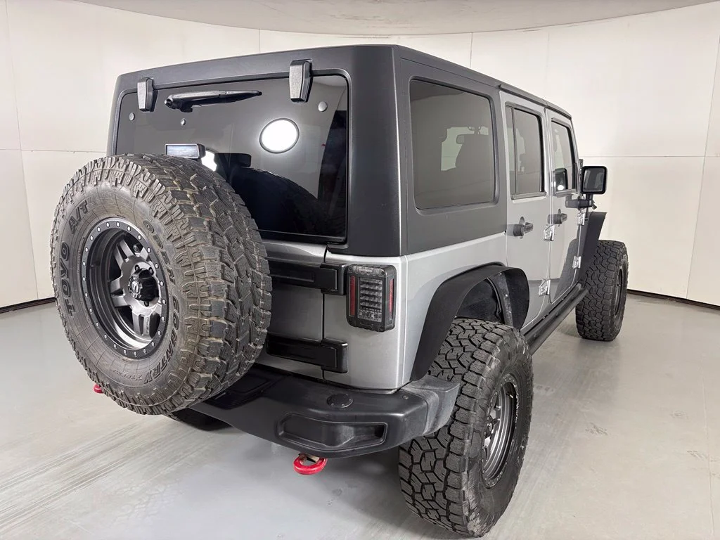 Used 2016 Silver Jeep Unlimited Rubicon image 8