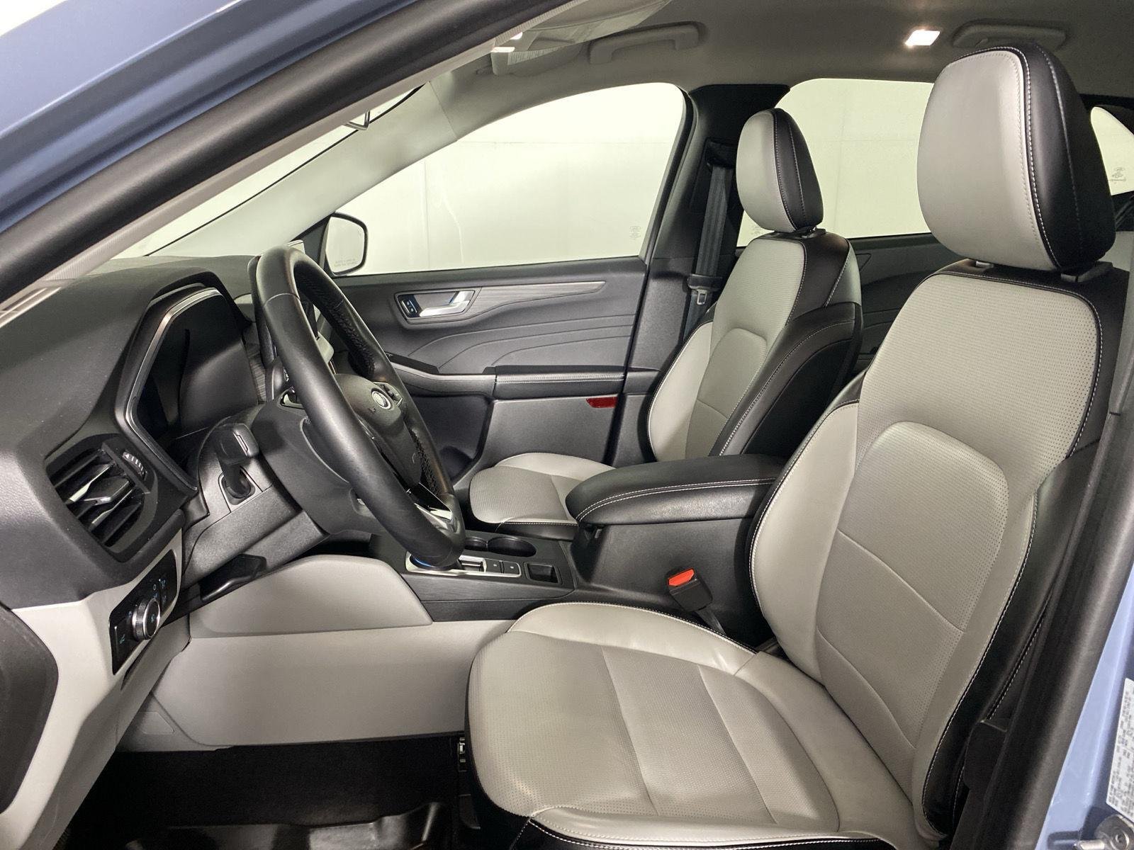 Used 2023 Vapor Blue Ford Platinum image 13