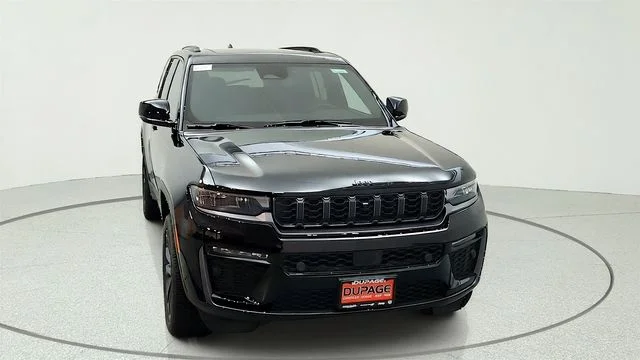 New 2026 Diamond Black Crystal Pearlcoat Jeep  image 2
