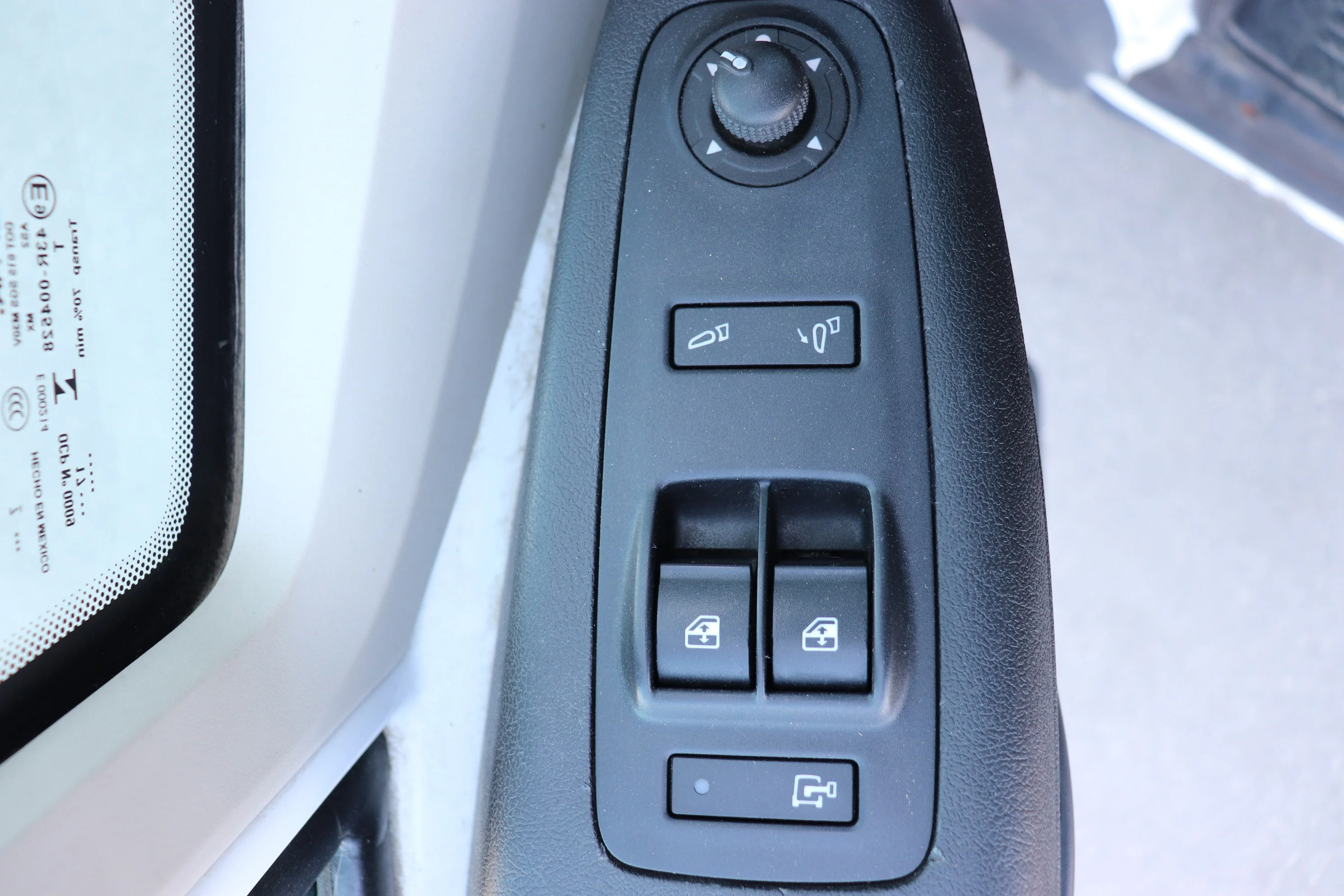 Used 2018 White Ram 3500 High Roof 159 WB image 9